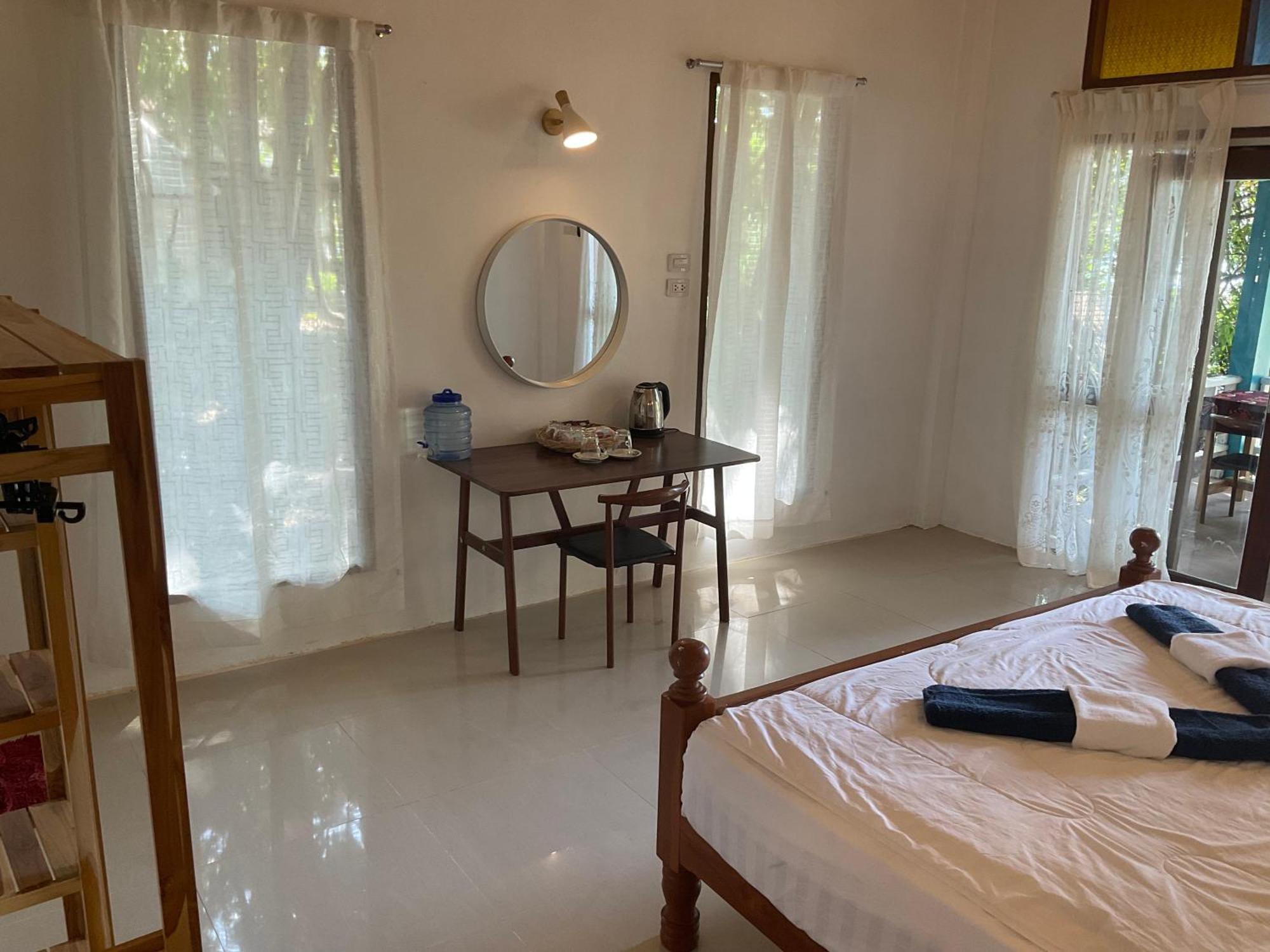 Heaven Beach Resort & Art Koh Phayam Extérieur photo