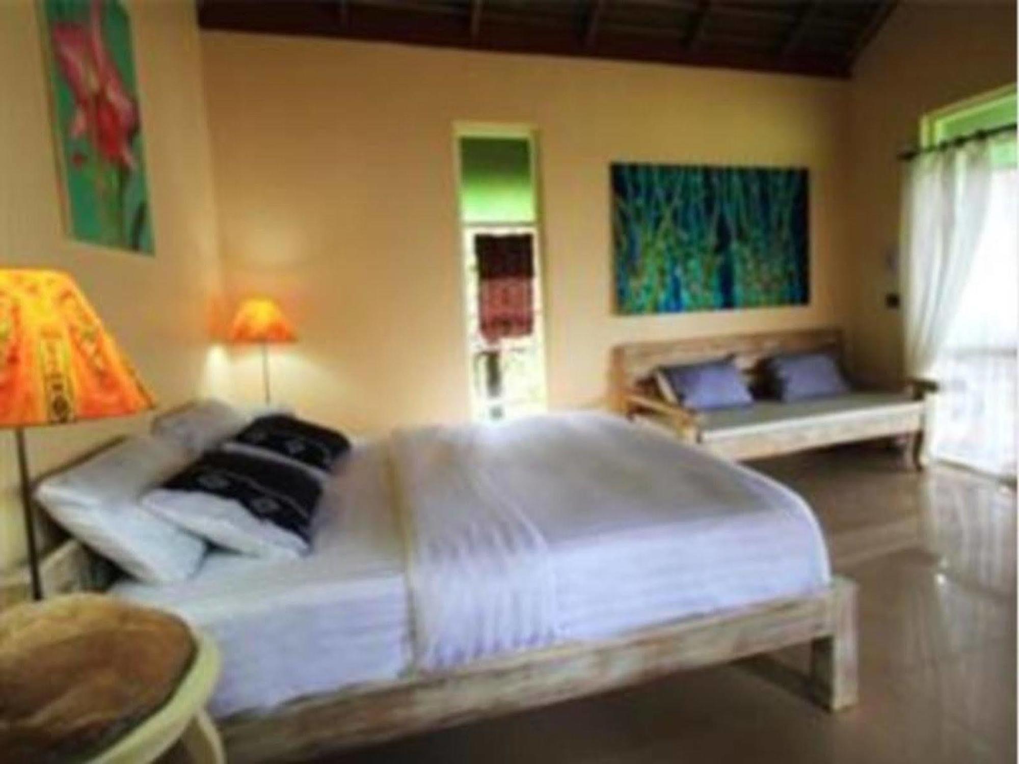 Heaven Beach Resort & Art Koh Phayam Extérieur photo